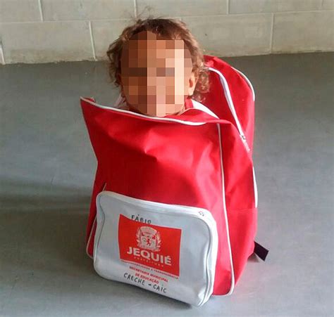 Tamanho de mochilas entregues em creche da Bahia vira piada .